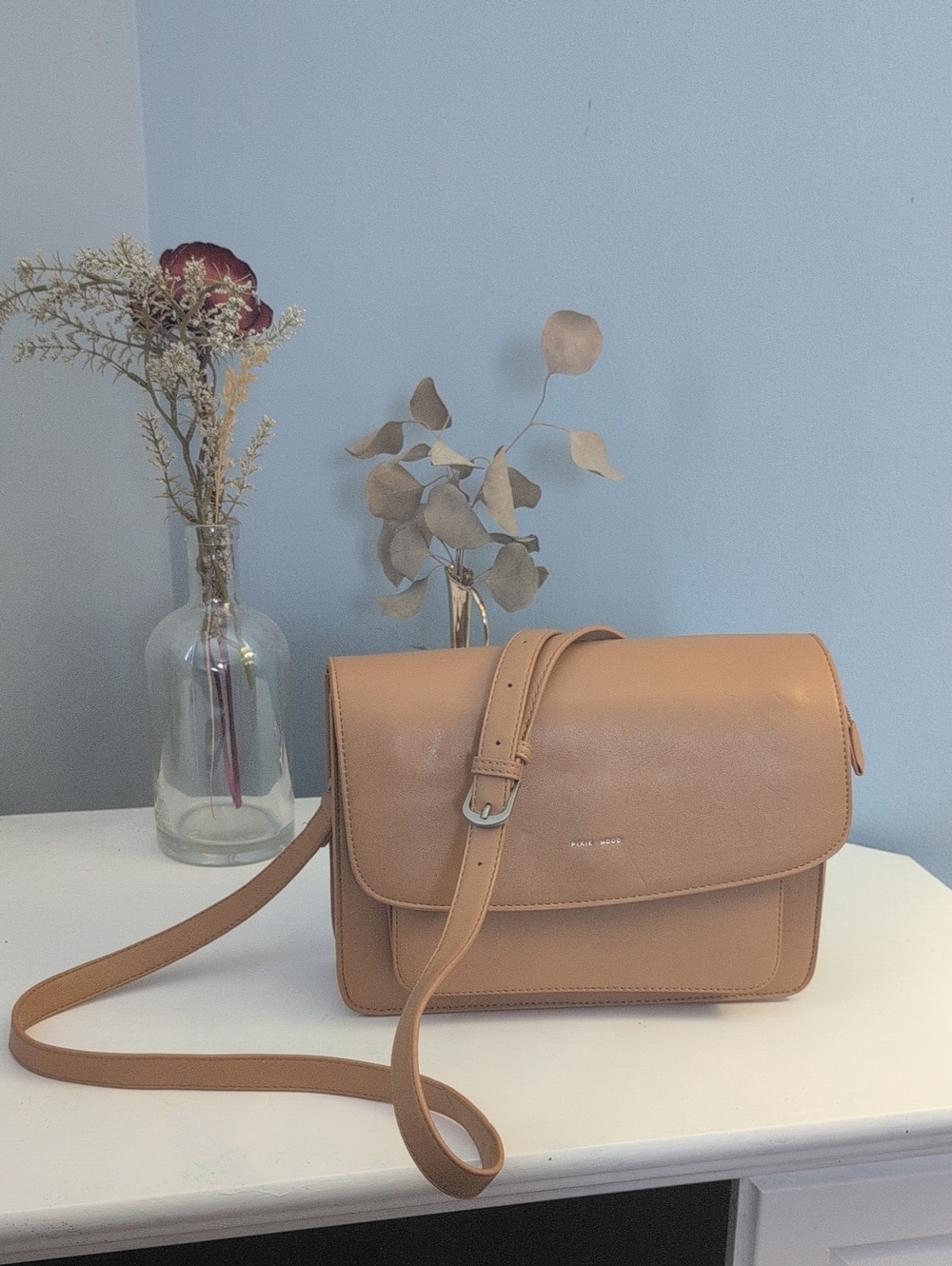 Pixie Mood Vegan Zoe Crossbody Bag Like New